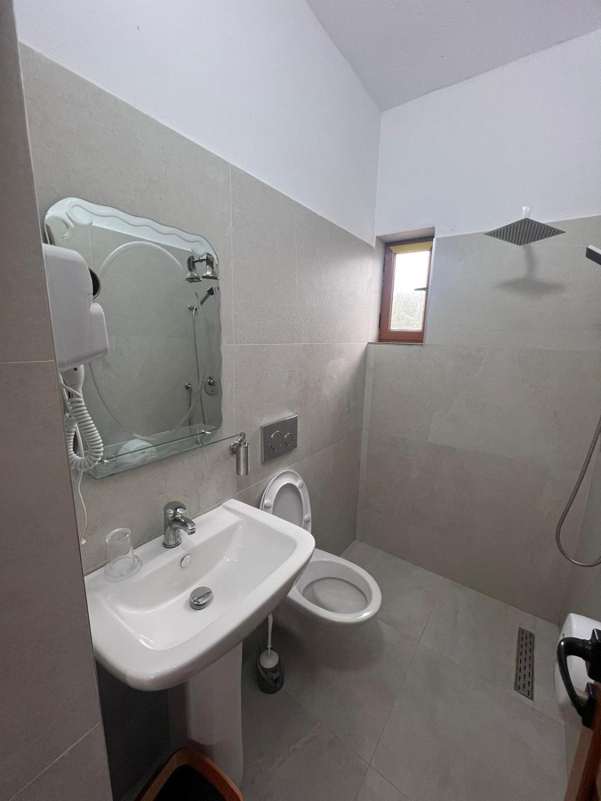 VlorëDangolli House公寓 外观 照片