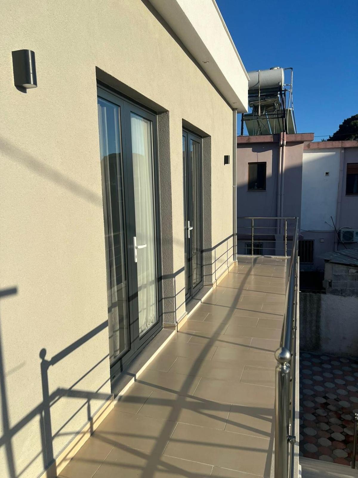 VlorëDangolli House公寓 外观 照片