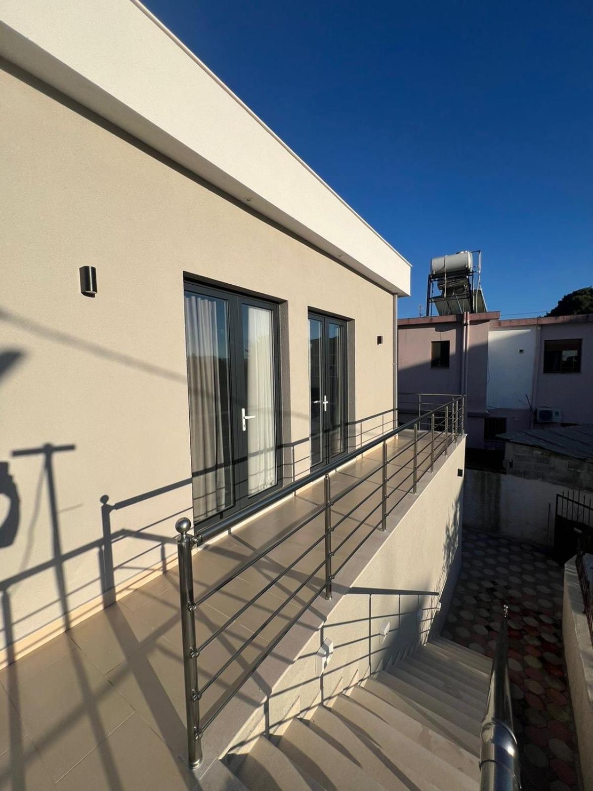 VlorëDangolli House公寓 外观 照片